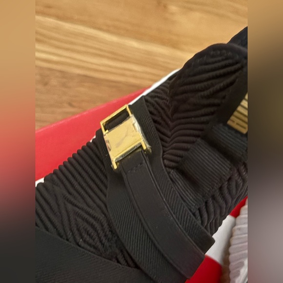 Puma Slip ons - Picture 5 of 5